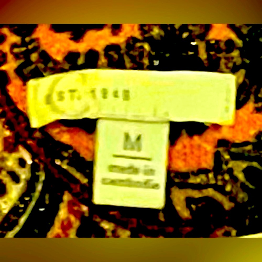 EST. 1946 Thin Sweater with gold & chrome colors